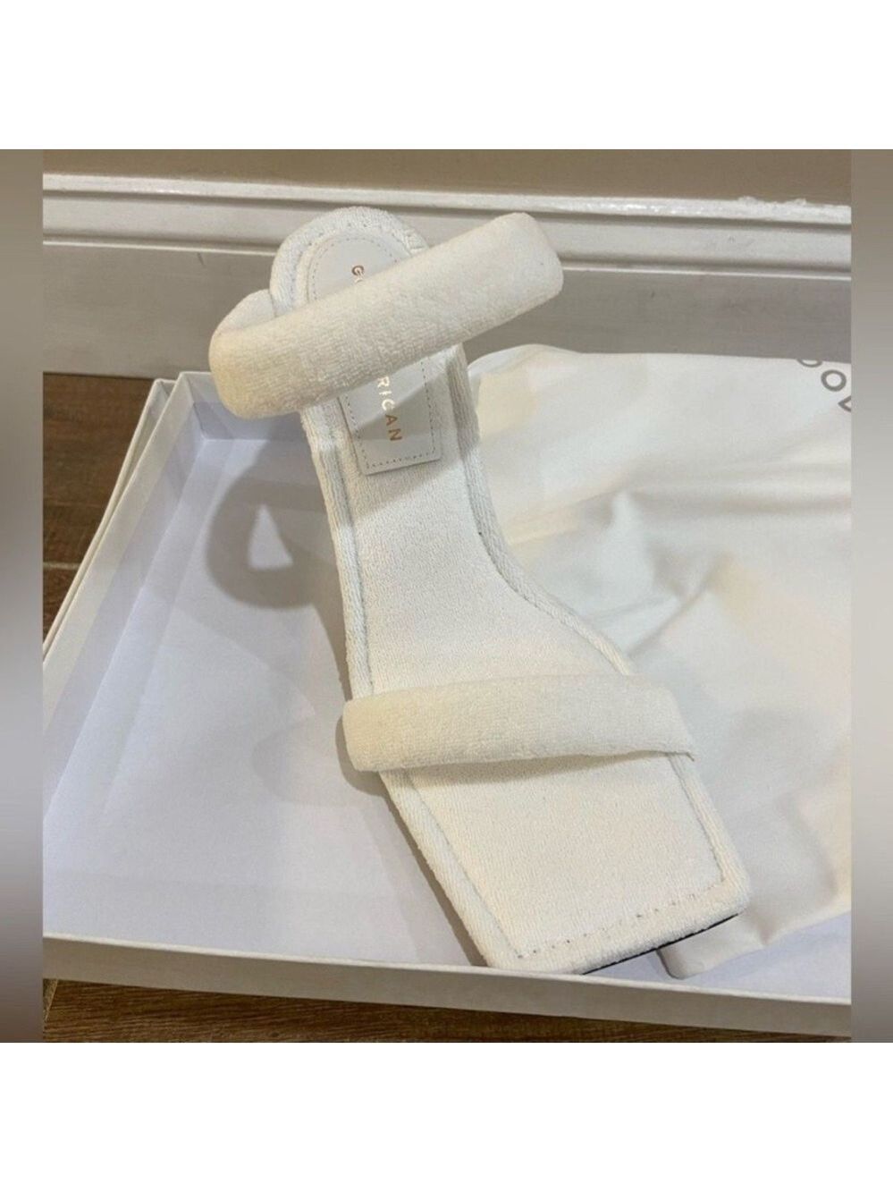 Good American White Sandals stiletto heels 8.5 NWT